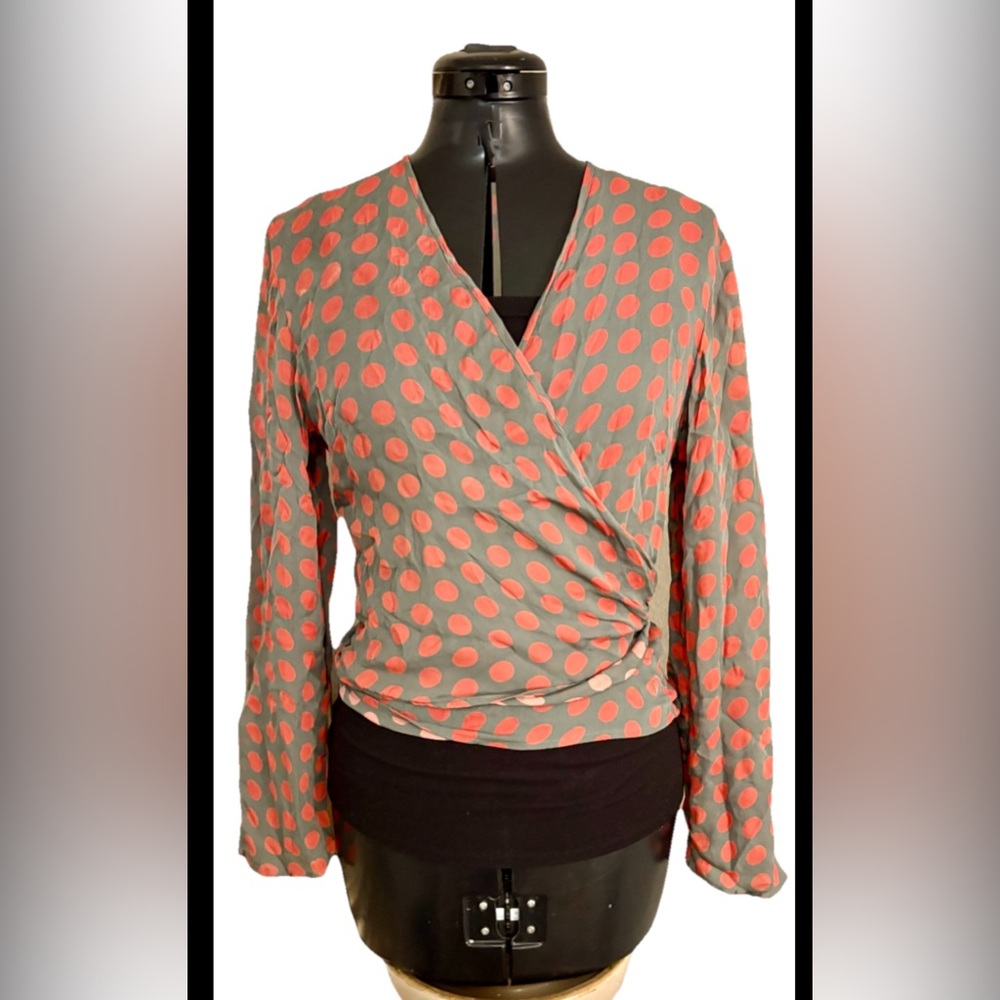 Hanna & Gracie Grey and red polkadotted silk wrap top size medium